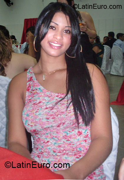 Date this nice looking Brazil girl Camila from Presidente Prudente BR5054