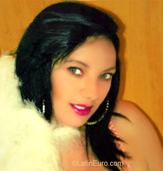 Date this charming Brazil girl Valeria from Rio De Janeiro BR5062
