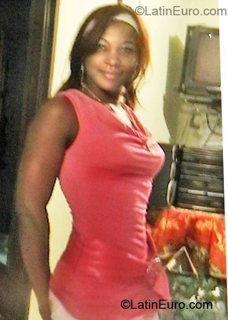 Date this exotic Colombia girl Rosa from Cali CO6776
