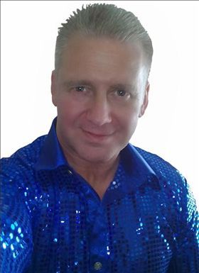 Date this funny United States man Collins from Califonia US9466