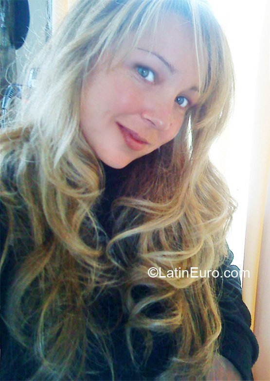 Date this pretty Uruguay girl Alis from Monteviedo UY10