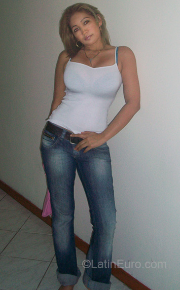 Date this gorgeous Colombia girl Amparo from Bucaramanga CO6950