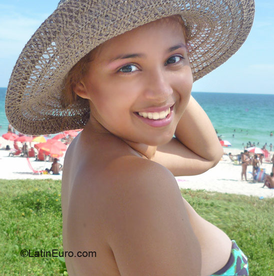 Date this funny Brazil girl Aline from Vicosa BR5193