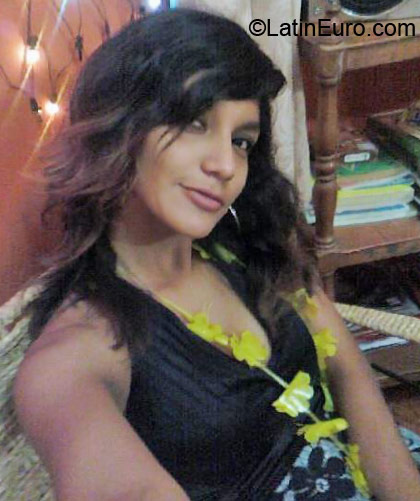 Date this attractive Peru girl Sandy from Piura PE484
