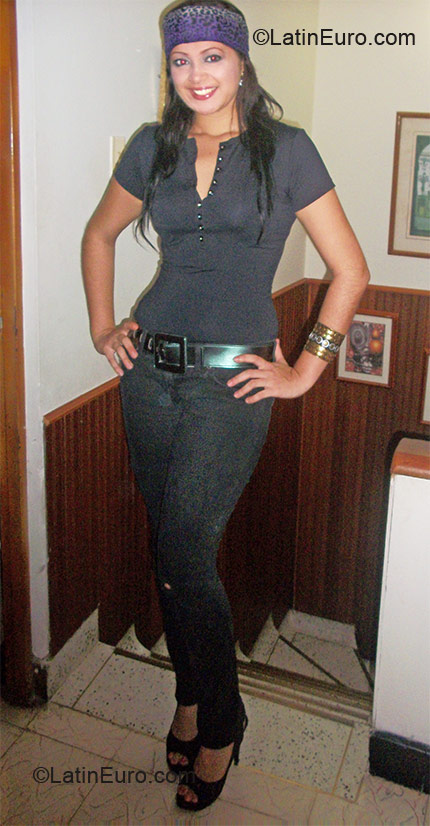 Date this happy Colombia girl Miriam from Valledupar CO6941