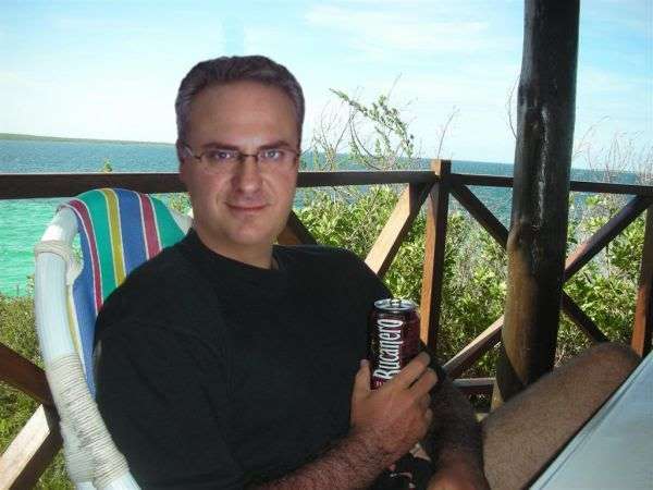 Date this georgeous United States man George from 90701 US9663