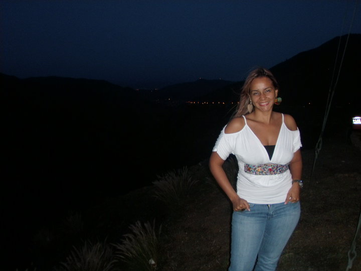 Date this charming Colombia girl Lna from Cali CO6983