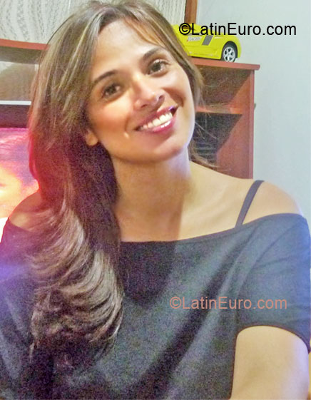 Date this athletic Colombia girl Sandy from Manizales CO6989