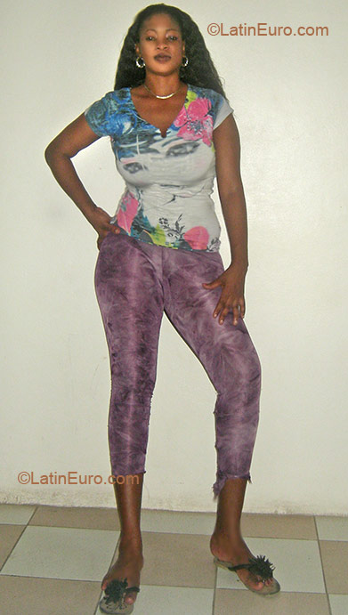 Date this happy Jamaica girl Latoya from Kingston JM301