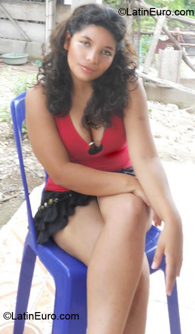 Date this athletic Honduras girl Julissa from Comayagua HN328