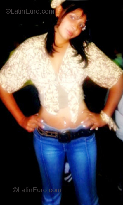 Date this georgeous Brazil girl Ilenia from Cascavel BR5307