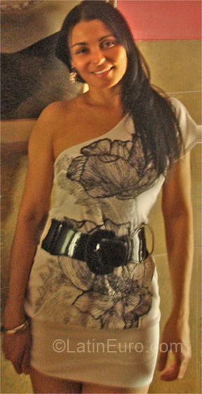 Date this charming Panama girl Zeina from Panama City PA100