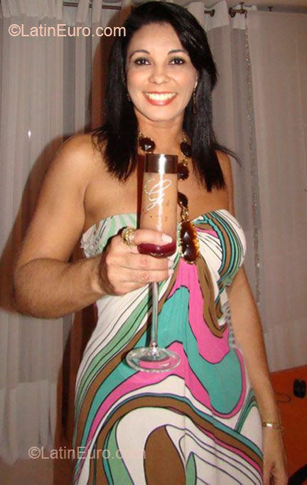 Date this beautiful Brazil girl Gizeli from Vitoria BR5345