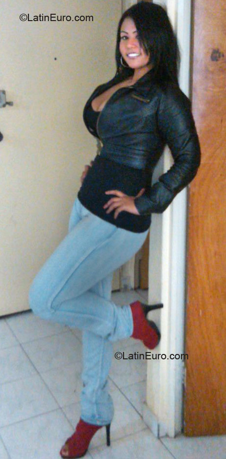 Date this good-looking Colombia girl Karen Margarita from Cartagena CO7137