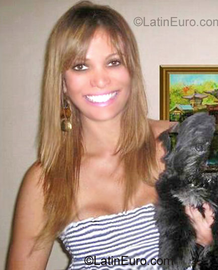 Date this fun Spain girl Carla from living in Spain, Oviedo ES253