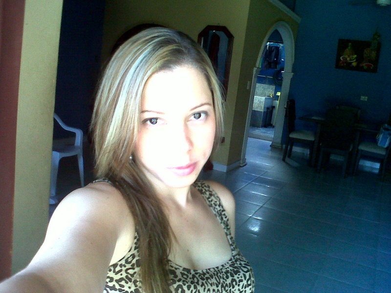 Date this good-looking Colombia girl Erika from Medellin CO7124