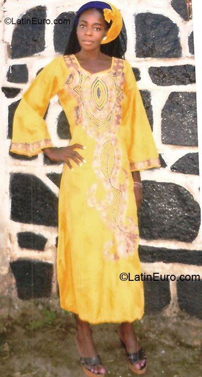 Date this hard body Cameroon girl Pelagie from Yaounde CM110