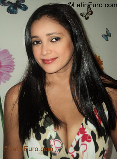 Date this stunning Brazil girl Cecilia from Maceio BR5471