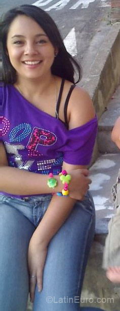 Date this attractive Colombia girl Leidy from Medellin CO7184
