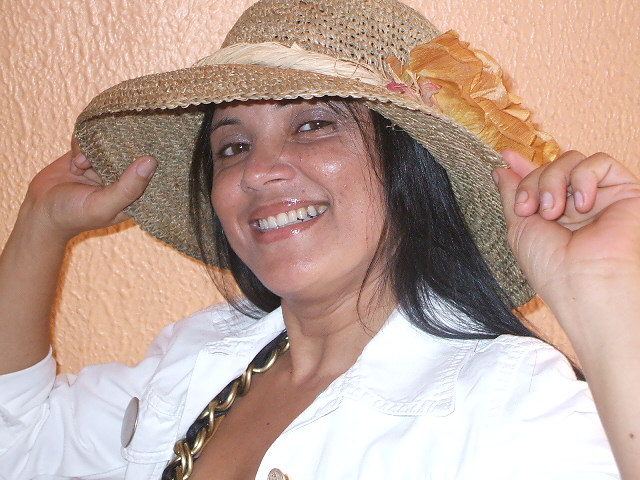 Date this funny Brazil girl Laura from Fortaleza BR5625