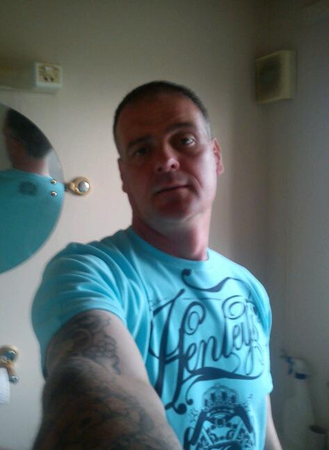 Date this gorgeous United Kingdom man Colin from Atherstone GB537
