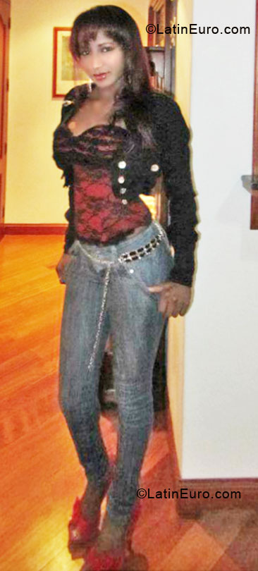 Date this charming Colombia girl Anyely from Bogota CO7339