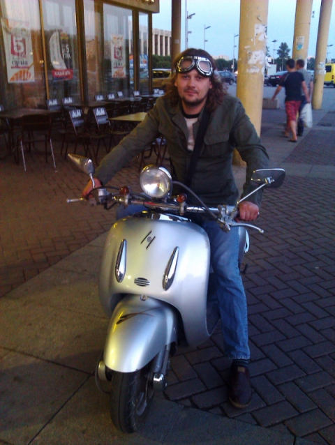 Date this sultry Russia man Roman from Russia RU27