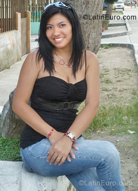 Date this voluptuous Colombia girl LEIDY from Cali CO7355