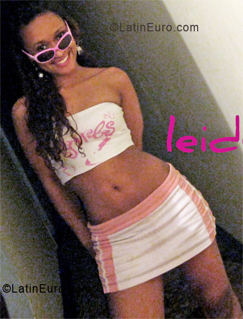 Date this sultry Colombia girl Leidy from Medellin CO7371