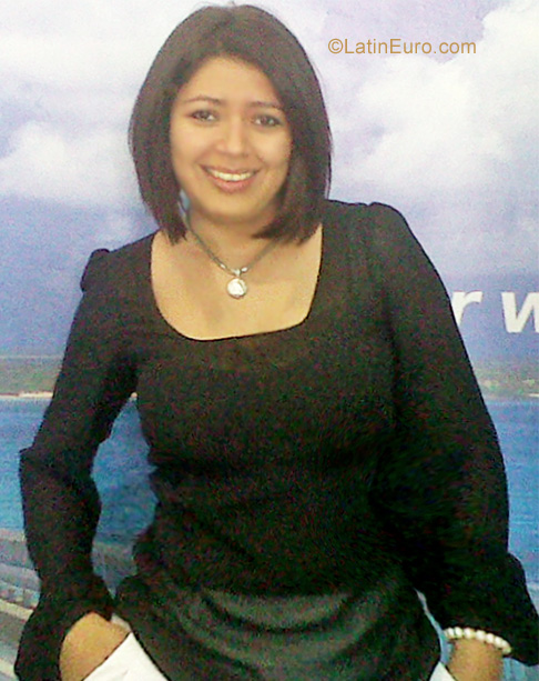 Date this nice looking Honduras girl Aracely from San Pedro Sula HN345