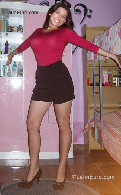 Date this hot Brazil girl Loren from Cachoeira Paulista BR5805