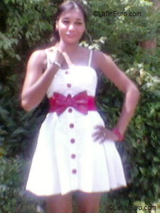 Date this hard body Colombia girl Ana Milena from Buenaventura CO7407