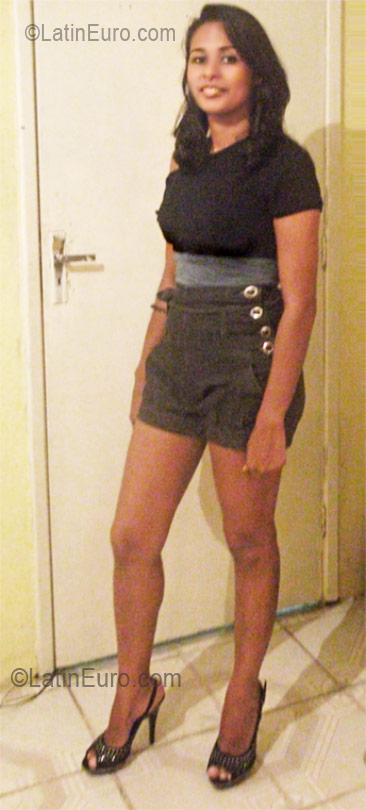 Date this funny Brazil girl Rogeria from Salvador BR5833