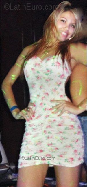 Date this beautiful Brazil girl Dayane from Goiania BR5841