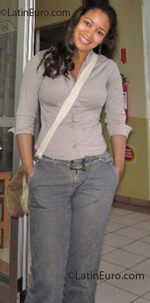 Date this fun Brazil girl Francilene from Blumenau BR5886