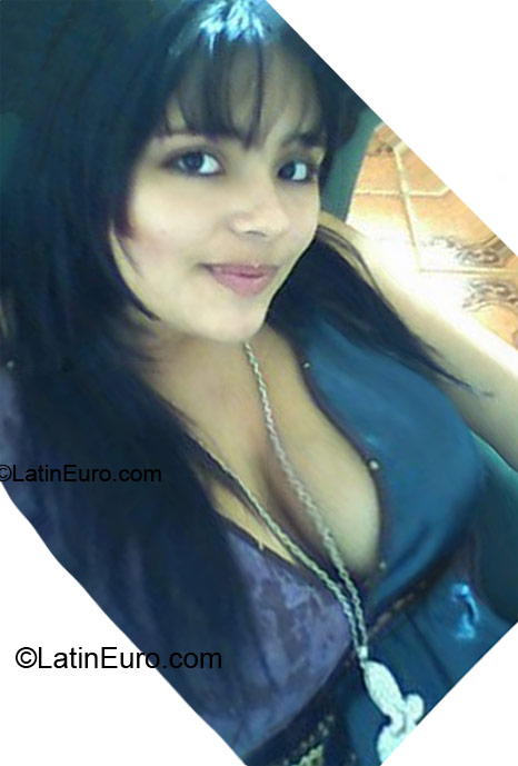 Date this foxy Brazil girl Cassia from Goiania BR5900