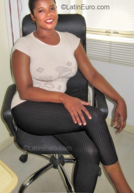 Date this cute Brazil girl Graziella from Ponte Nova BR5901