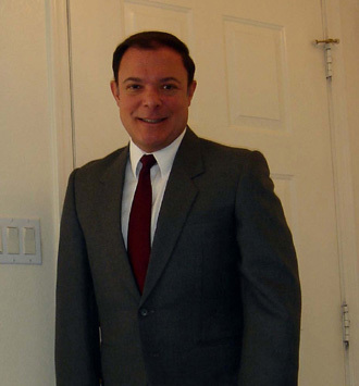 Date this happy United States man Carlos from Sierra Vista US11025