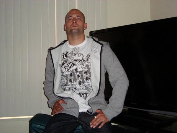 Date this foxy Canada man Dee32army from Vancouver CA431