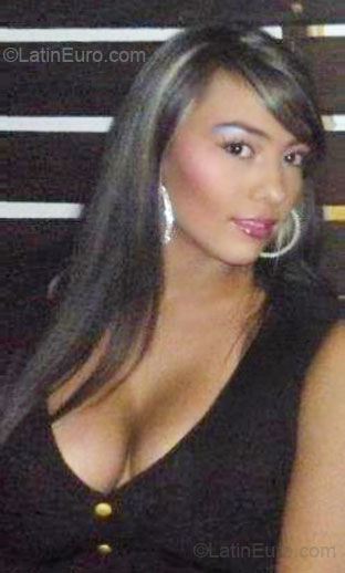 Date this nice looking Colombia girl Laura Gomez from Medellin CO7950