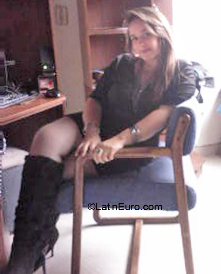 Date this nice looking Colombia girl Paula from Bogota CO7644