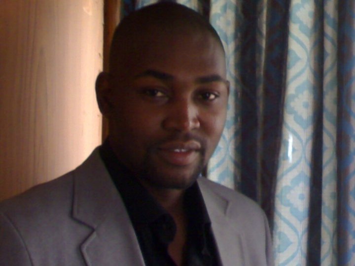 Date this good-looking Senegal man Ajuta4you from Dakar SN145