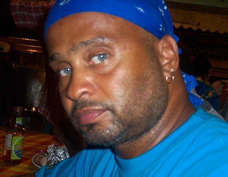 Date this stunning United States man Pirata from Washington US11160