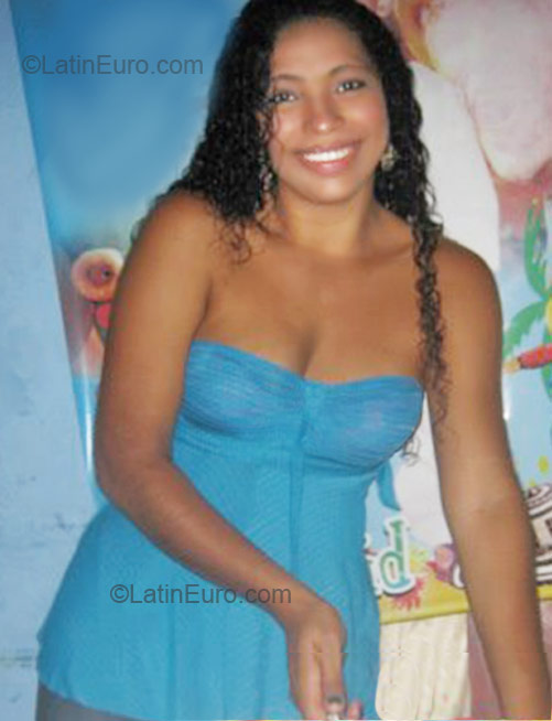 Date this charming Colombia girl Shirly from Barranquilla CO7719