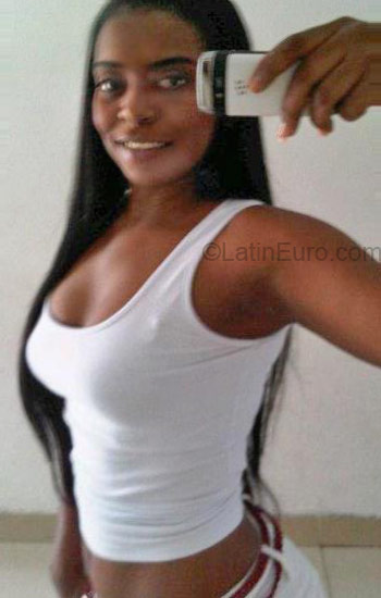 Date this hard body Colombia girl Iredessa from Cali - Valle CO7904