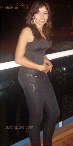 Date this beautiful Colombia girl Karodoc from Cartagena CO7926