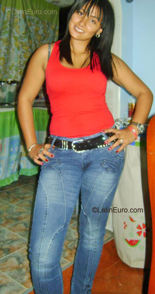 Date this pretty Colombia girl Leidy from Bogota CO7927