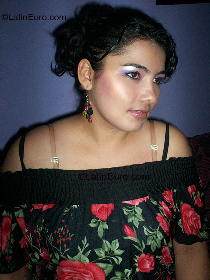 Date this beautiful Panama girl Yesi from Chiriqui PA140