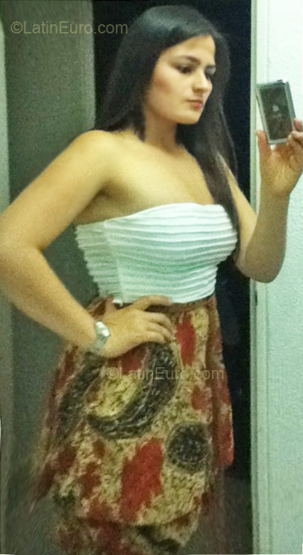 Date this gorgeous Colombia girl Depa996 from Bogota CO7935