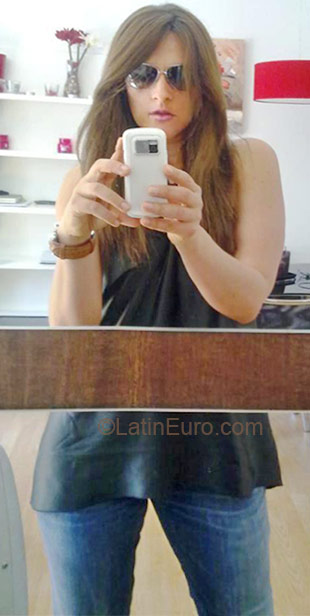 Date this sultry Spain girl Carola from Barcelona ES204